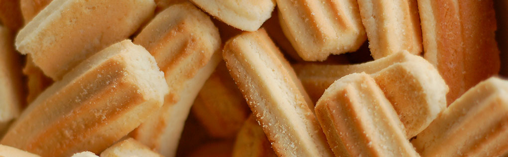 BISCUITS DE DENTITION AU BEURRE D'ARACHIDE BISCUITS DE DENTITION AU BEURRE D'ARACHIDE